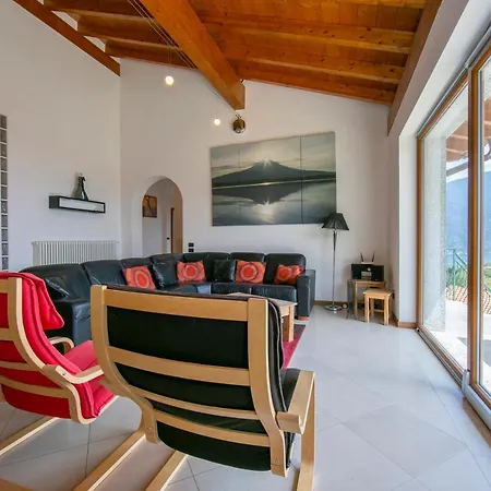 Louise سان سيرو