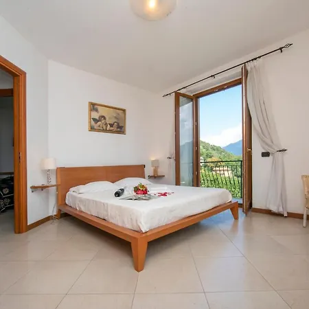 Louise فيلة سان سيرو