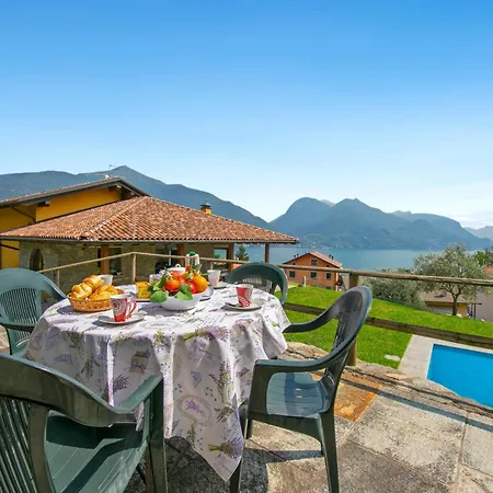 Louise Villa San Siro (Lombardy)